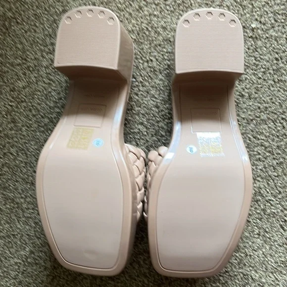 NWOT Dolce Vita Goldy Size 9 - Picture 9 of 16